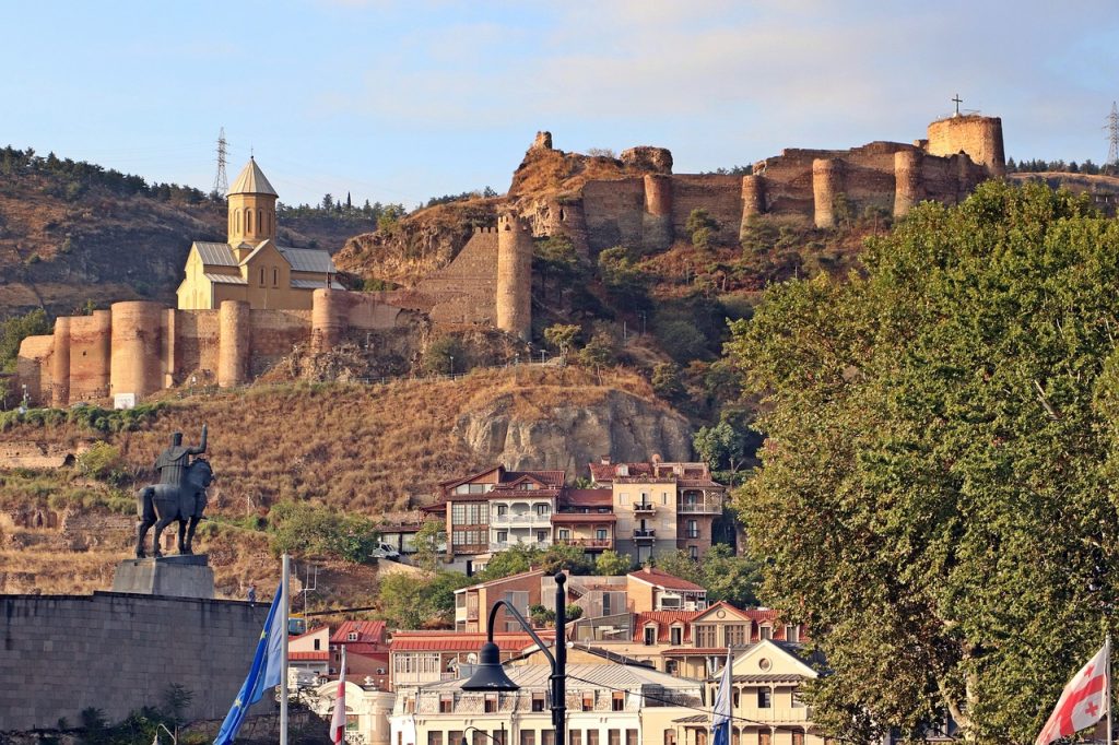 Narikala-fæstningen og den gamle bydel i Tbilisi
